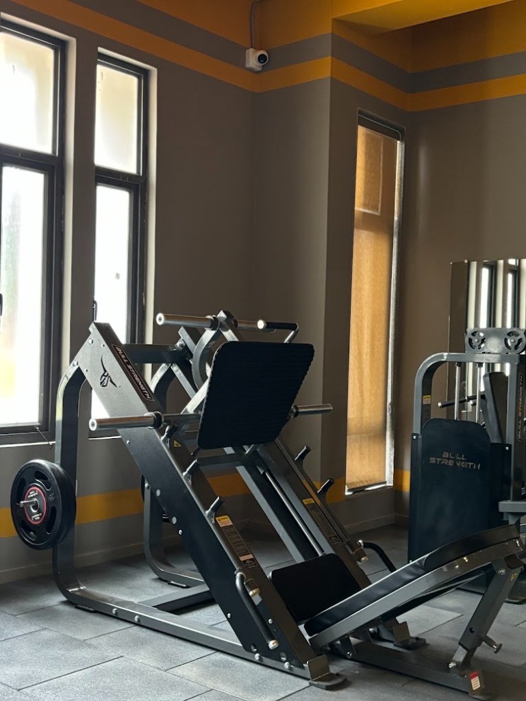 Bull Strength 45-Degree Leg Press machine at Desh Gym Dehgam