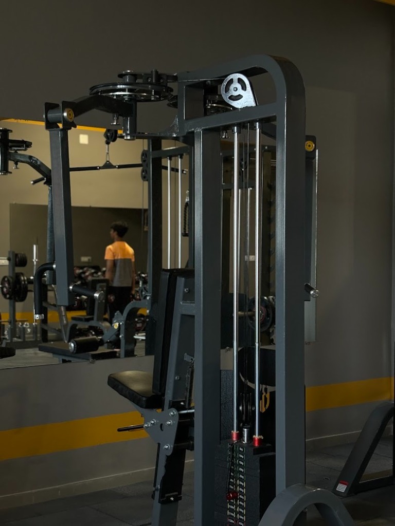 Chest fly and pec fly station at Desh Gym in Dehgam, Gujarat